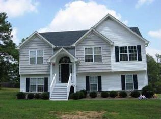 200 Thornberry Cir, Carrollton, GA 30116