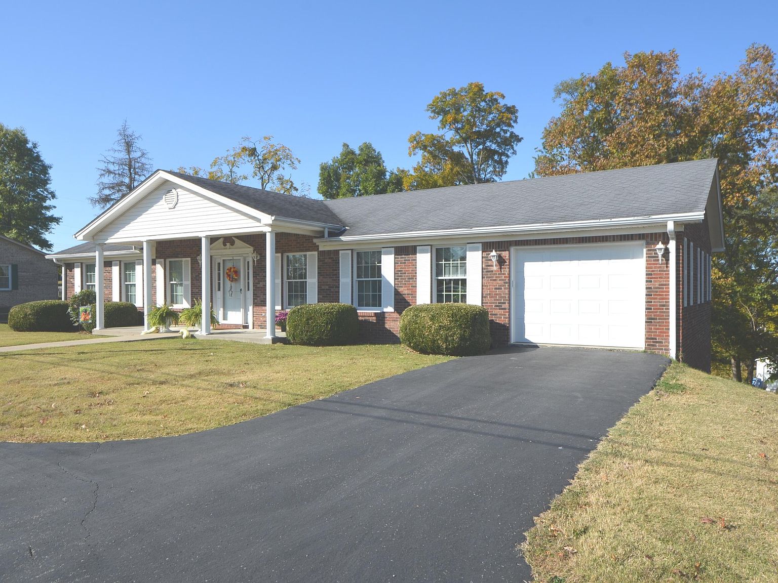 922 Beaumont Ave Harrodsburg KY 40330 Zillow