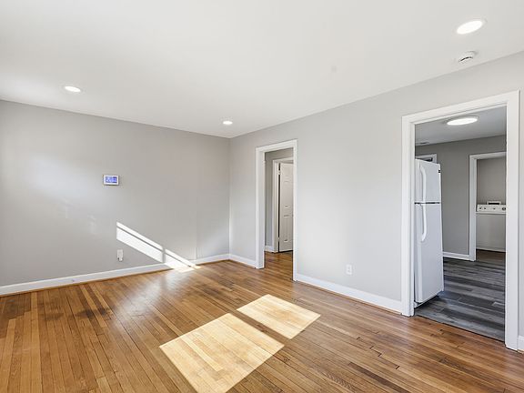 3rd image of 632 Arnold Ave