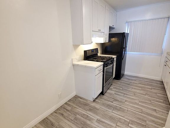 5th image of 942 N Spaulding Ave APT 3