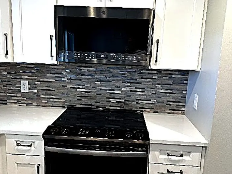 1102 E Sleepy Hollow Ln — Photo 23