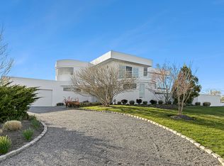 3 Old Meadow Bnd, Westhampton Beach, NY 11978