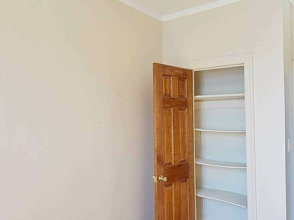 3rd image of 506 Ovington Ave APT 2