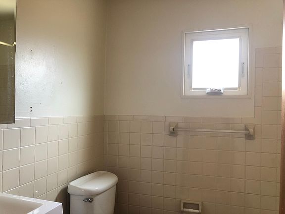 4th image of 1938 South St Floor 2