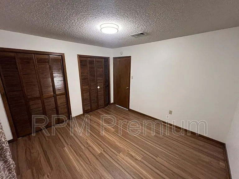 13936 Cayuga Dr — Photo 28