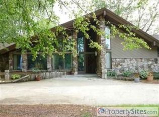 888 Dix St, Columbus, WI 53925
