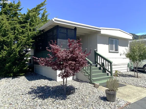 15889 Sunset Strip Space 17, Brookings, OR 97415