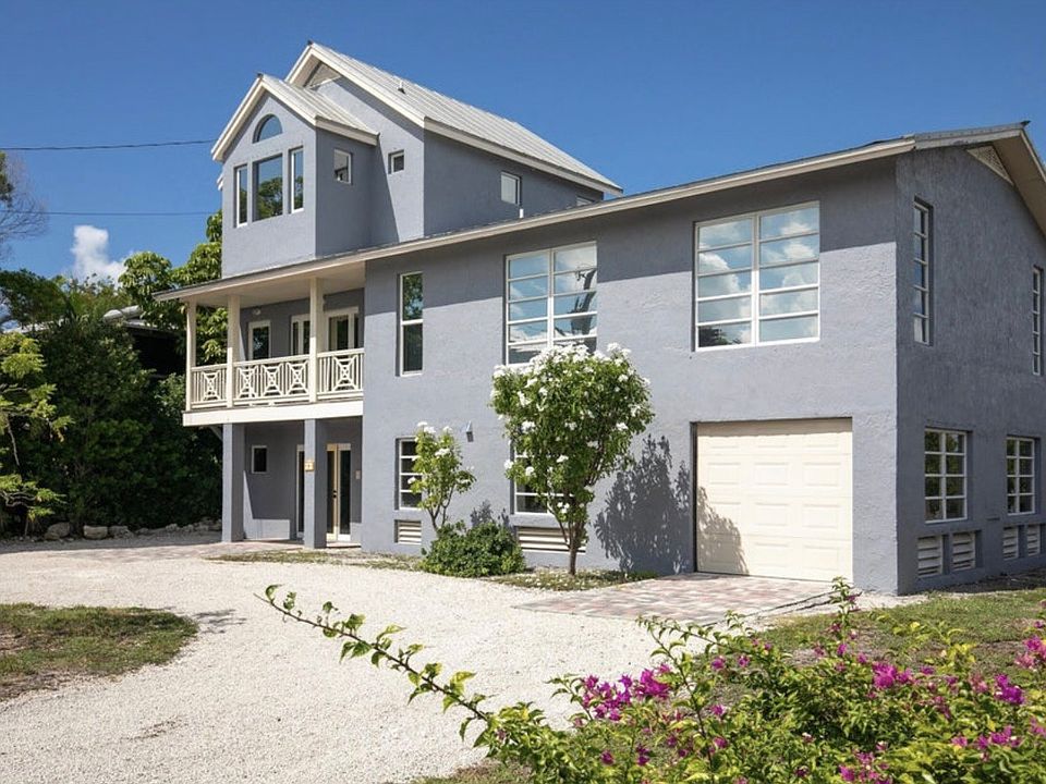1st image of 9 Blue Water Dr