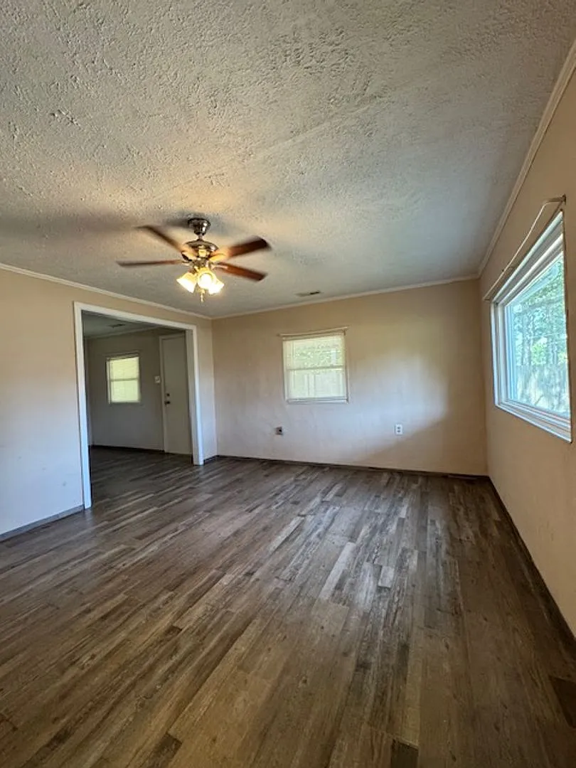 115 Nancy Drive — Photo 4