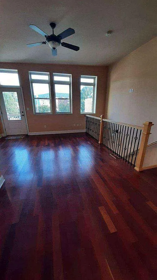 2 bed, 1300 sqft, $1,375 — Photo 3