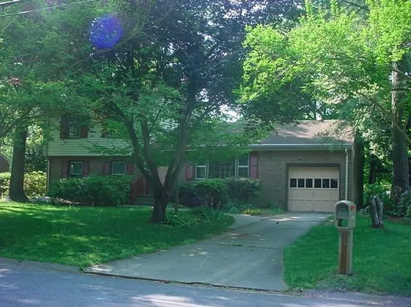 5305 Greenbrook Dr, Portsmouth, VA 23703