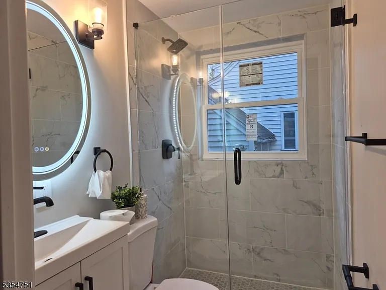 223 Victor St — Photo 17