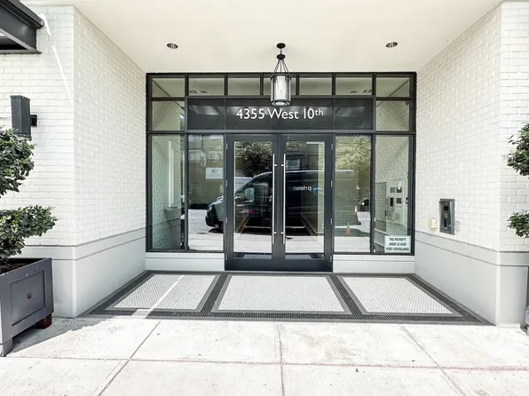 4355 W 10th Ave #202, Vancouver, BC V6R 2H6