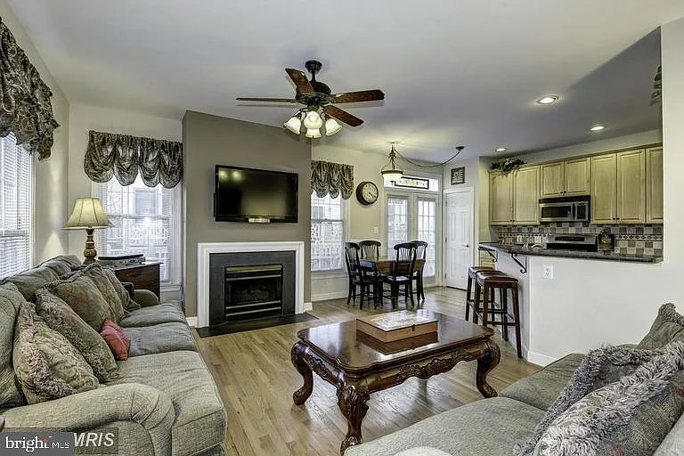 10501 Chancery Ct — Photo 25