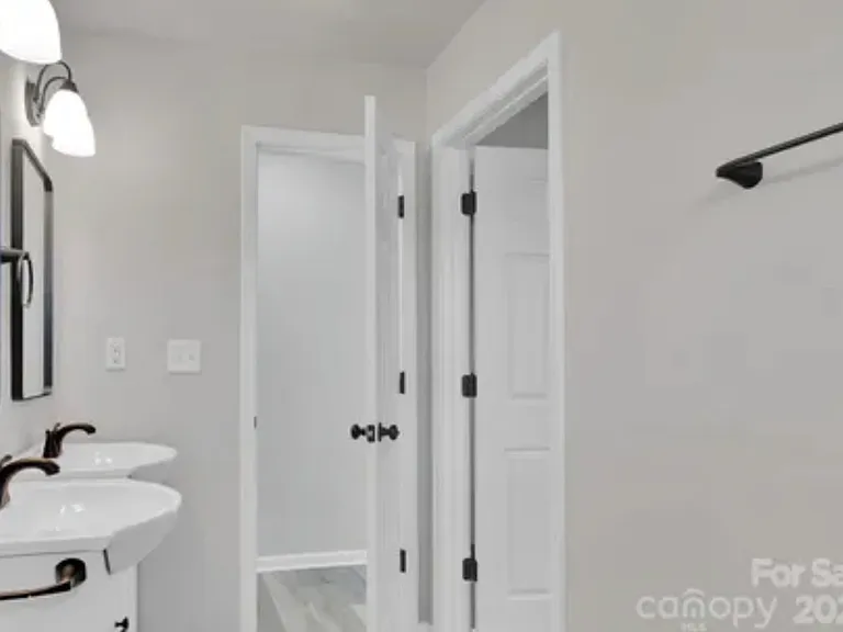 2545 Abelwood Rd — Photo 18