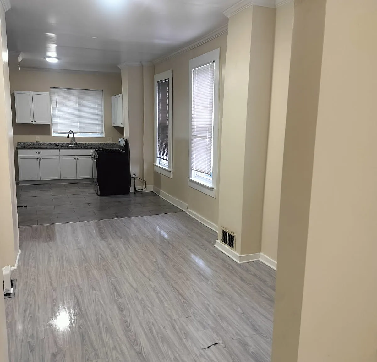 2 bed, 1200 sqft, $1,300 — Photo 3