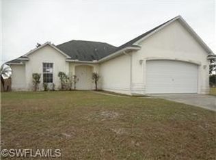 2020 NE 20th Ct, Cape Coral, FL 33909
