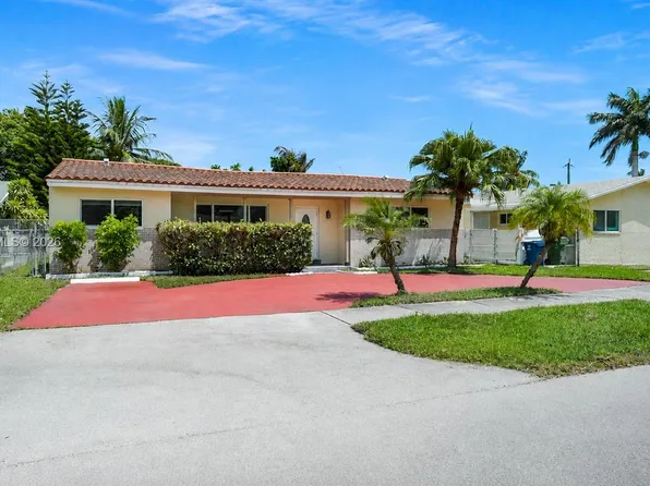 903 NE 2nd St, Hallandale, FL 33009