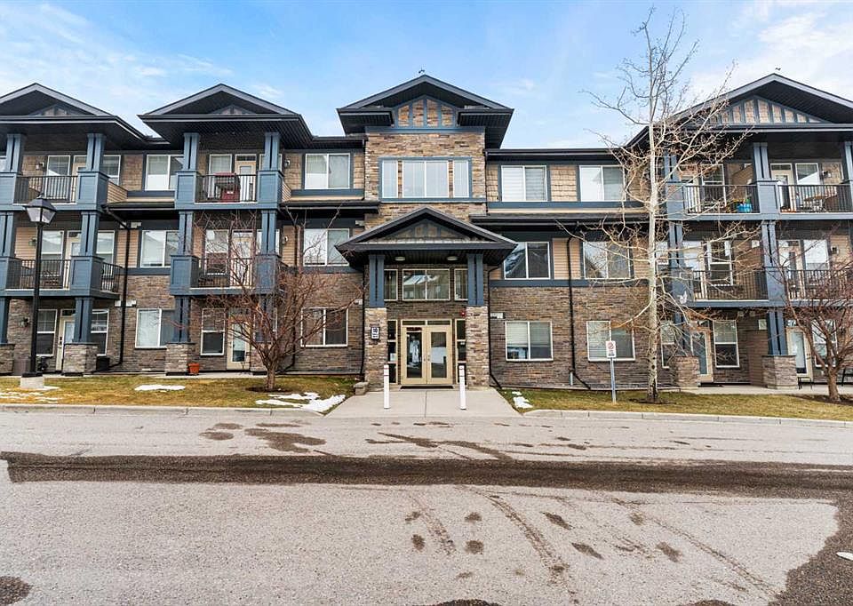 1st image of 10 NE Panatella Rd NW #212
