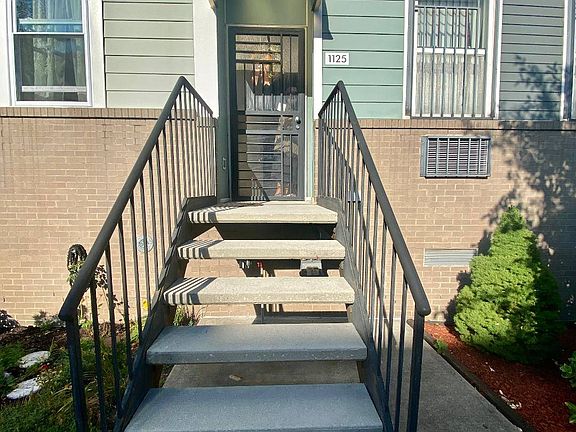 2nd image of 1125 Essex St