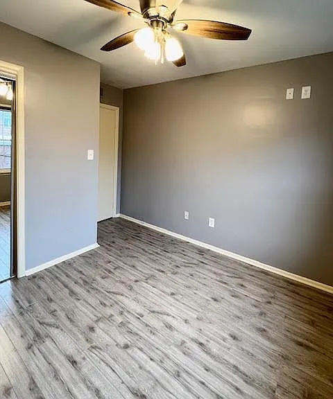 20301 Shelburne Rd #9 — Photo 14