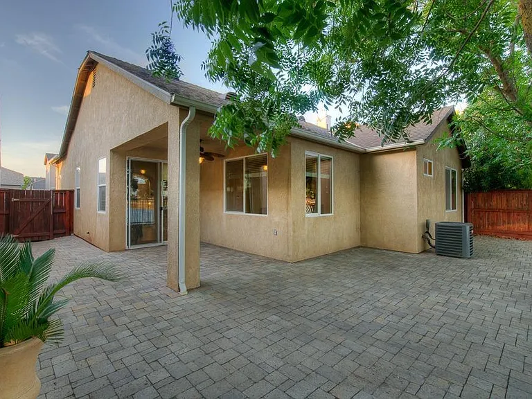 632 W Fontaine Ln — Photo 18