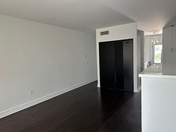 5th image of 1840 James Avenue #18