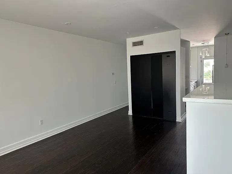 1840 James Ave #18 — Photo 5