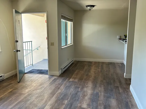 492 Van Buren St APT 3, Monterey, CA 93940