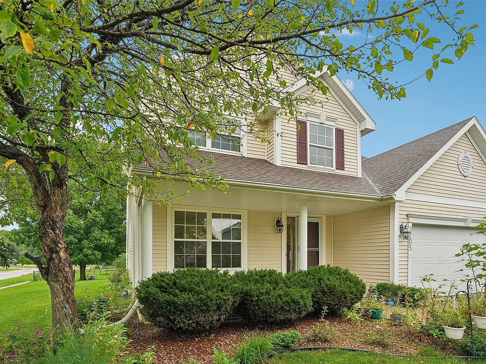 1st image of 3205 SE 24th Ct
