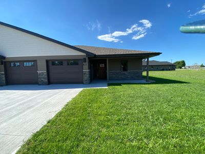 811 W Pine Ave, Mitchell, SD, 57301