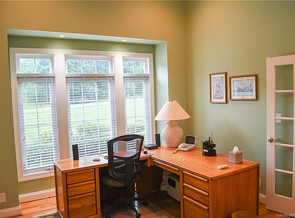 5th image of 4655 Plantation Dr