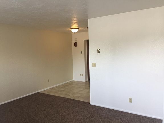 Living room to dining area