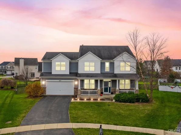 4507 Hunt Club Ct, Oswego, IL 60543