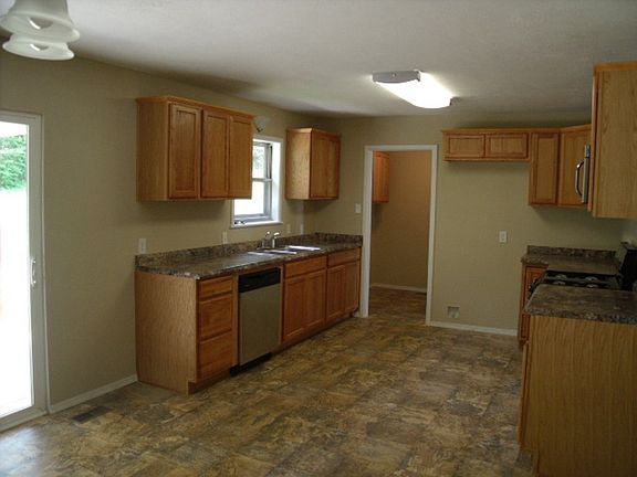 3rd image of 801 N 8th Scenic Dr