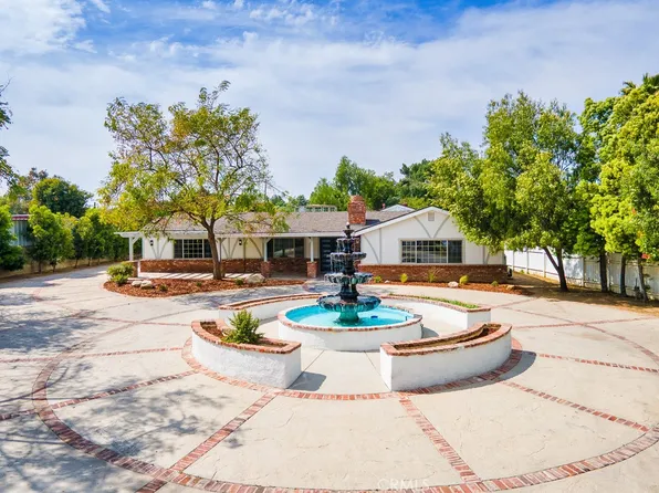 11079 McBroom St, Sunland, CA 91040