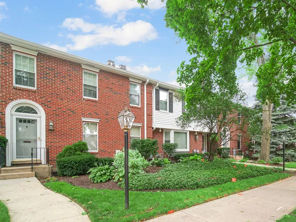 9054 Forestview Rd, Evanston, IL 60203