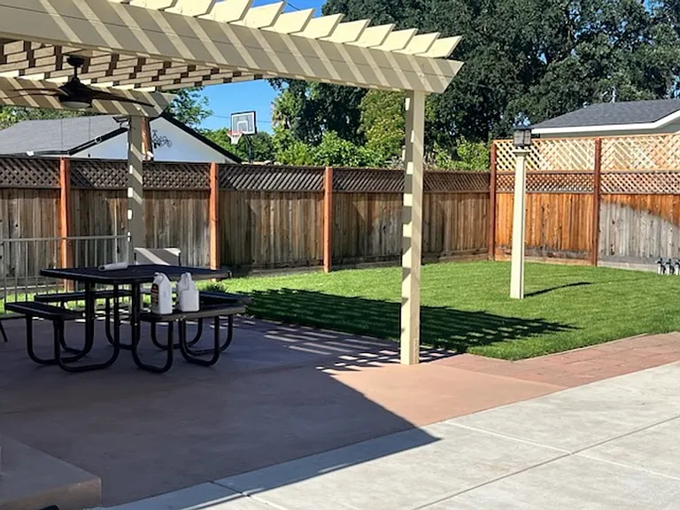 210 Las Flores Ave — Photo 19