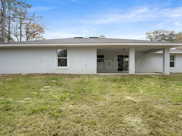 9461 N Sandree Dr — Photo 43