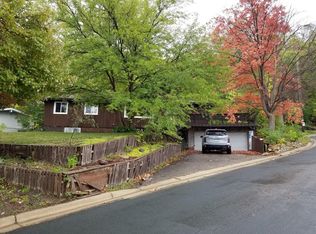 1213 Woodhill Rd, Burnsville, MN 55337