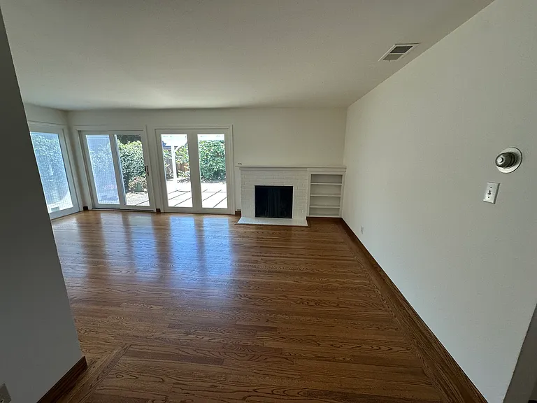 1648 Lee Dr — Photo 4