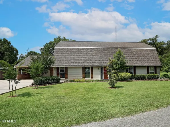 257 Aline Dr, Breaux Bridge, LA 70517