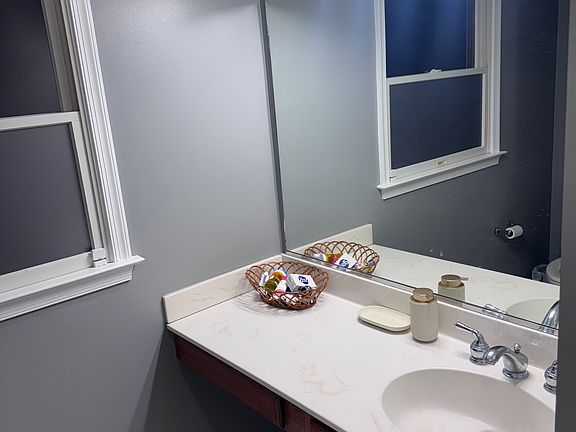 2nd image of 752 Amanda Ct