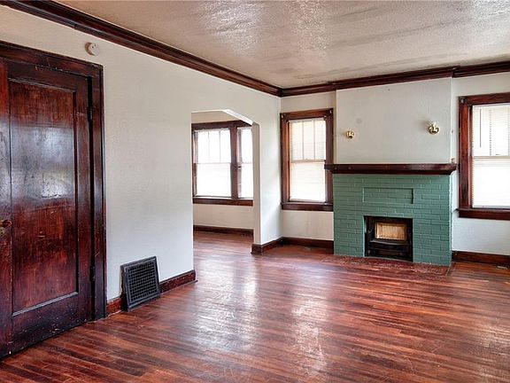 4th image of 3431 Askew Ave