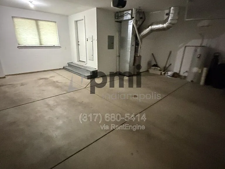 604 E 10th St — Photo 32
