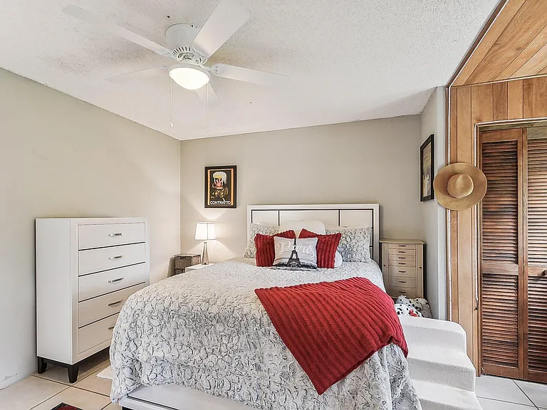 11063 Oakdale Rd — Photo 15