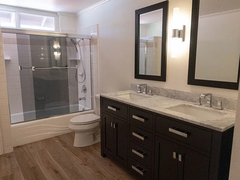 1552 Brentford Ave — Photo 32