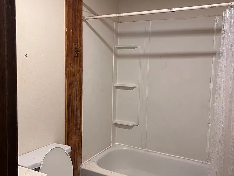 714 N Cottage Grv — Photo 17