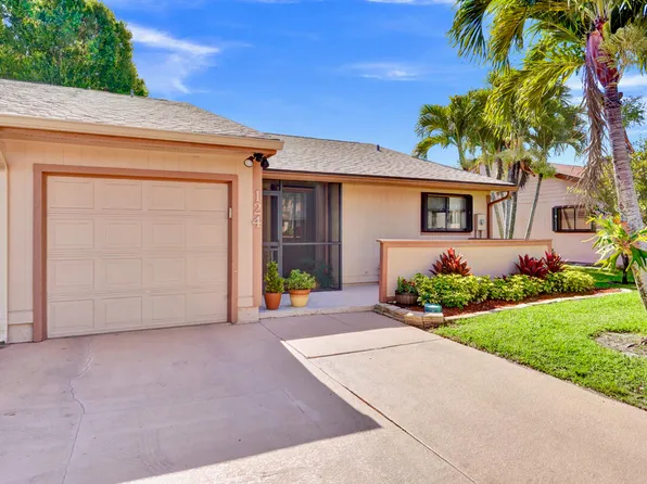 124 Mayfair Lane, Boynton Beach, FL 33426
