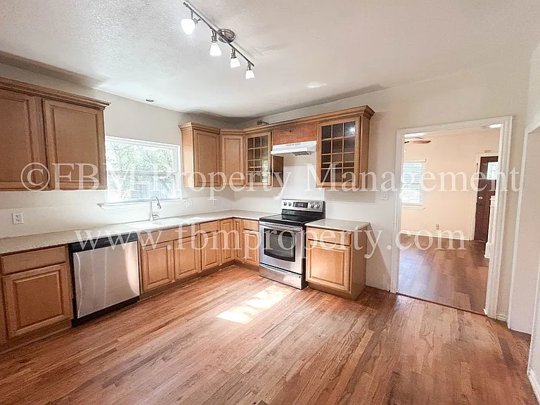 10693 S FM 148 — Photo 11